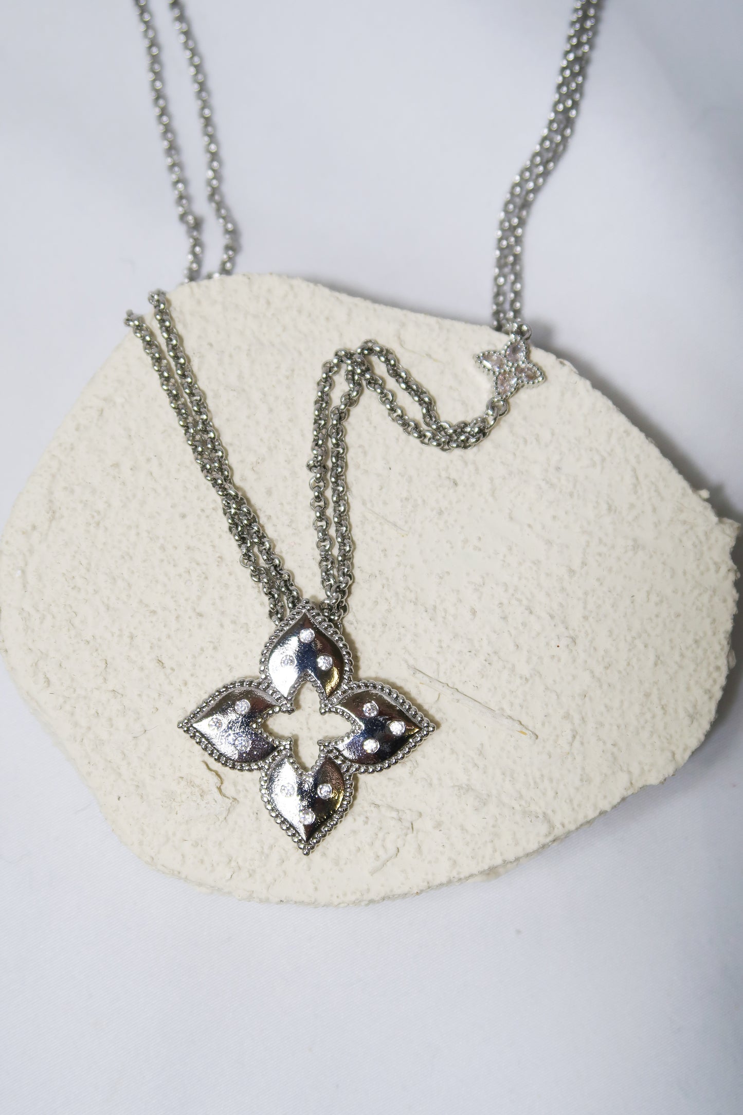 Quatrefoil Open Flower 316L Stainless Steel Pendant Necklace